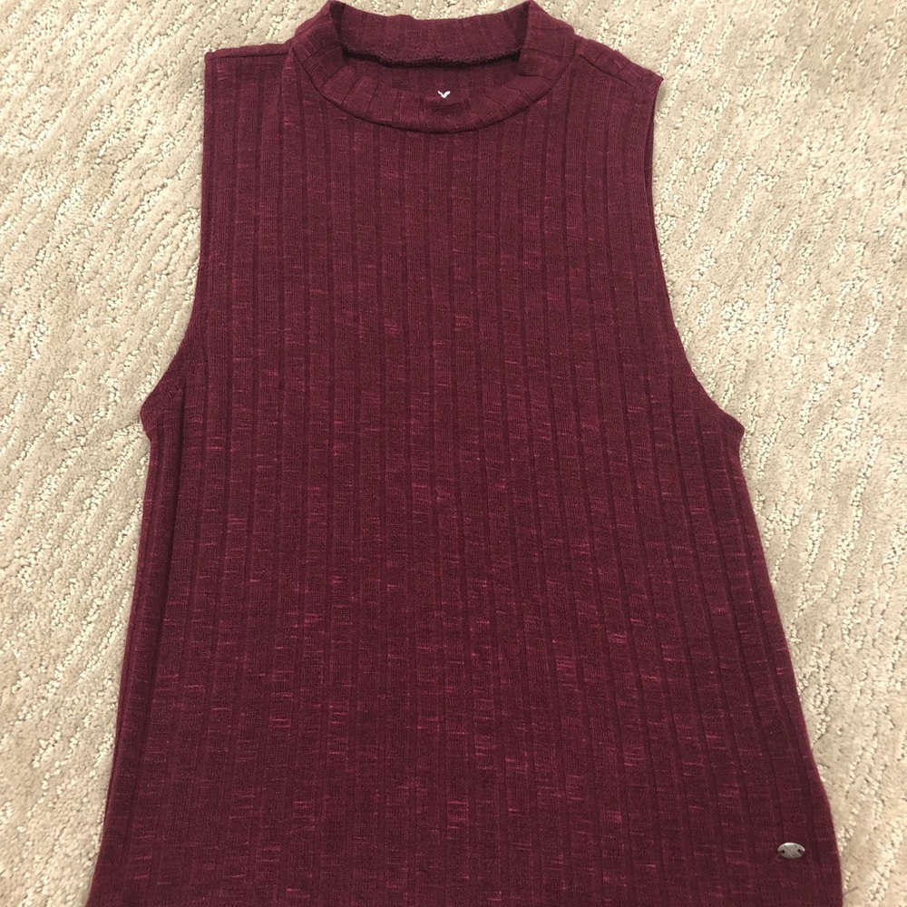 M maroon top - American Eagle